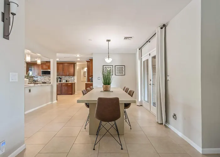 Clubhouse - For 10 *